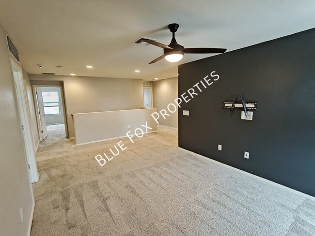 Building Photo - 897 West Calle Zoca