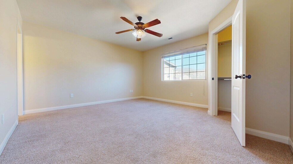 Building Photo - 370 W 1425 N