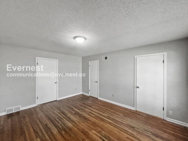 Building Photo - 3199 Gina Dr