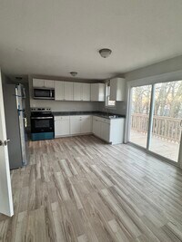 Building Photo - 80 Summit St