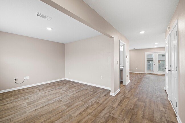 Building Photo - 814 Moorhen Wy