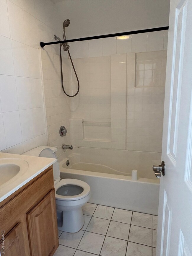 Building Photo - 17 W 20th Rd