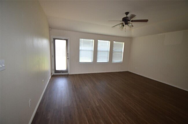 Building Photo - 11812 Timber Heights Dr