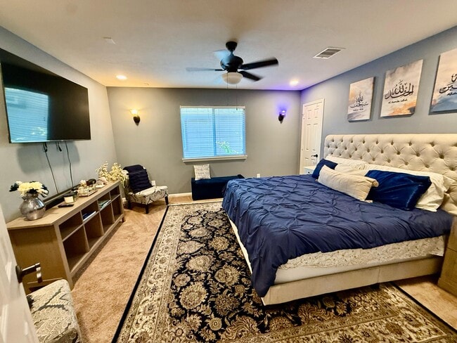 Building Photo - 8153 Tranquil Lake Way