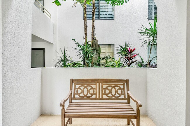 Building Photo - 827 Oak Harbour Dr