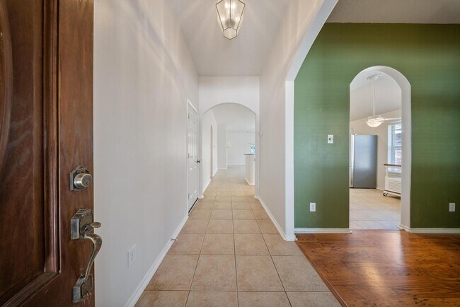 Building Photo - 6715 Rockwall Trail Dr