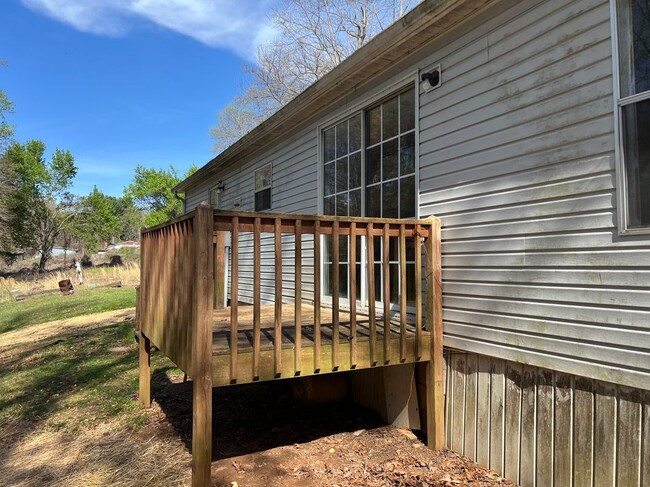 Building Photo - 4121 Mining Ridge Church Rd