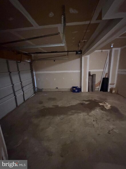 Building Photo - 565 Tuliptree Square NE