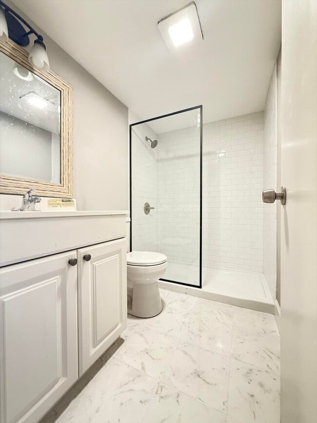 Building Photo - 130 Hastings H