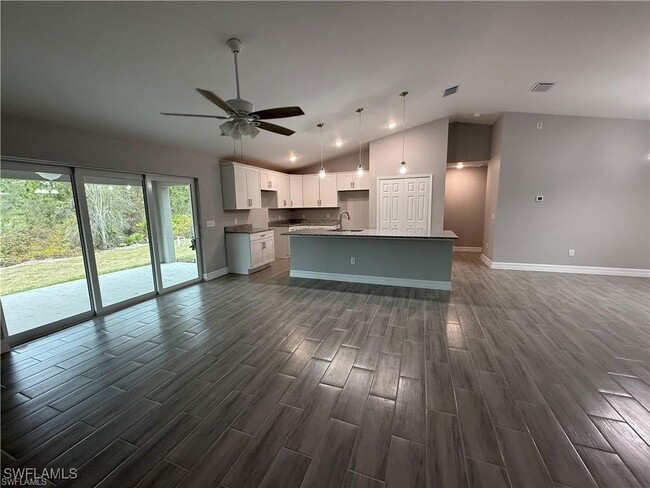 Building Photo - 307 Broward Ave