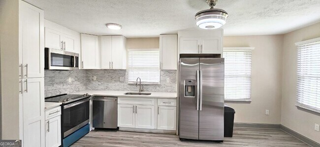 Building Photo - 1837 Access Rd