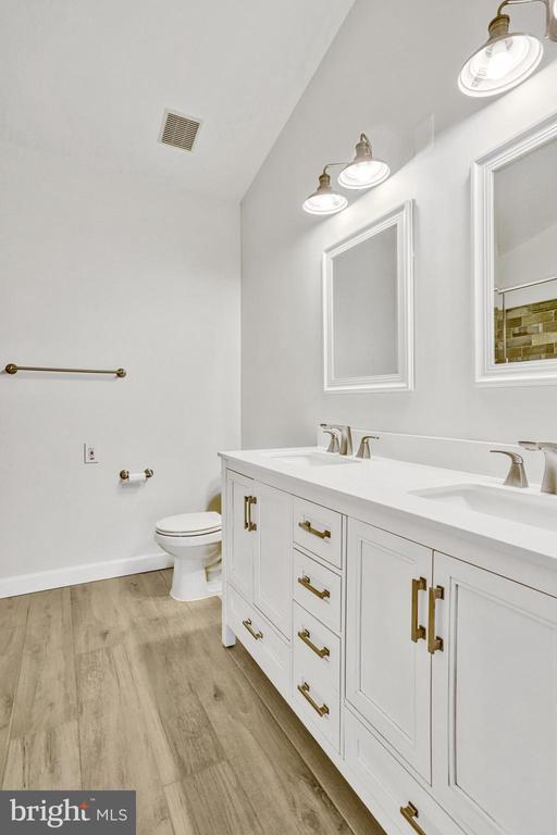 Building Photo - 7413 Salford Ct