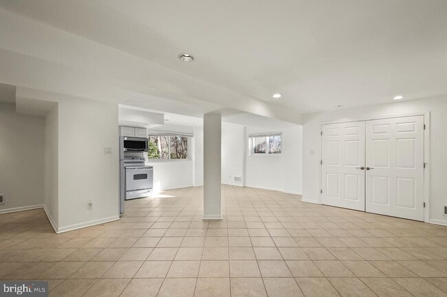 Building Photo - 6313 Tone Dr