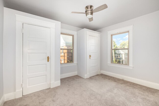 Building Photo - Modern Comfort Meets Prime Oakley Living –...