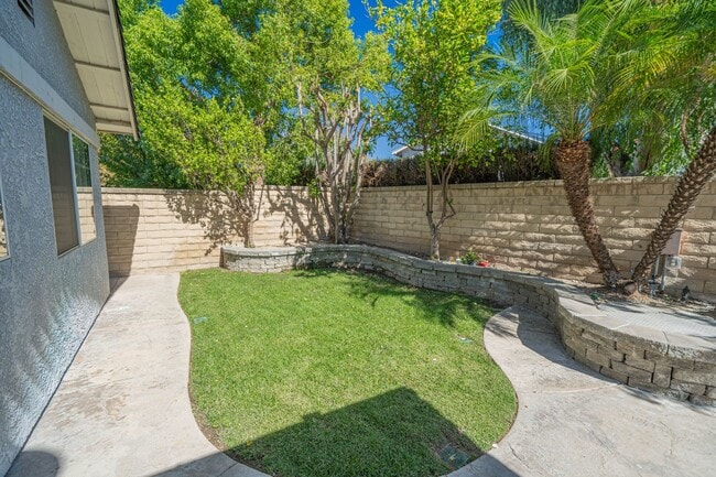 Building Photo - Valencia 4 Bedroom Home for Rent.