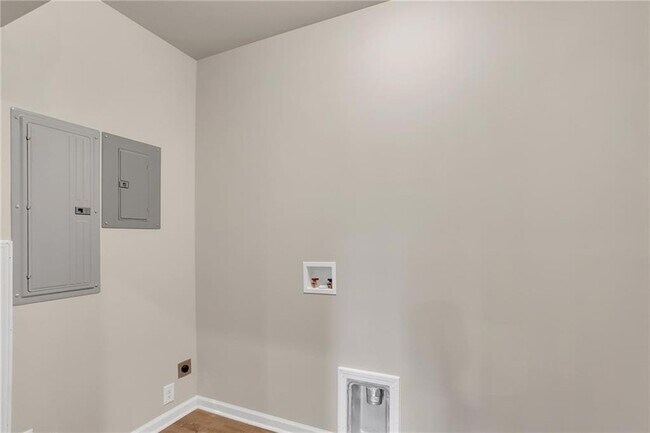 Building Photo - 568 Garden View Ct