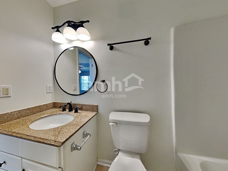 Building Photo - 6325 Elderslie Dr