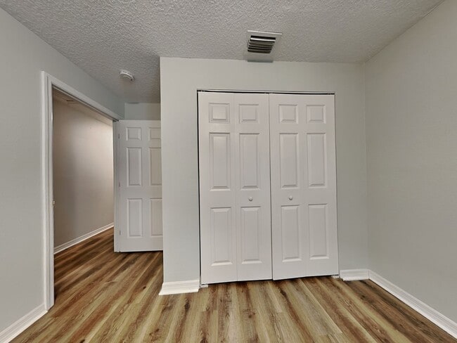 Building Photo - Updated 3BR/2BA Home in North Tampa – Mode...