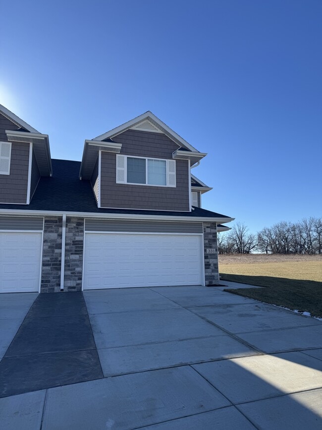 Building Photo - 331 W Samuel Ave