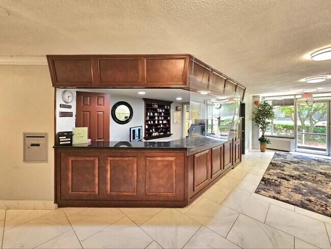 Building Photo - 2059 Huntington Ave