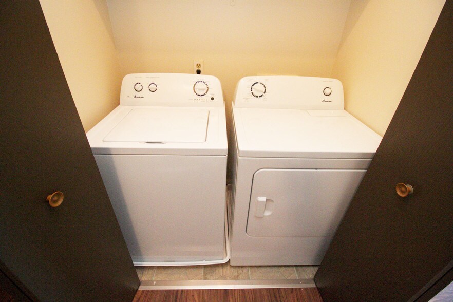 Building Photo - 7269 Ayers Rd