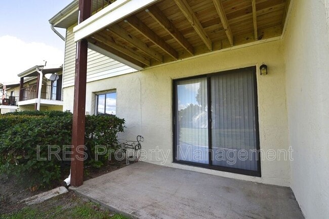 Building Photo - 300 Cherokee Ct