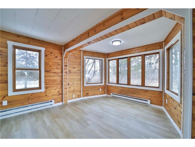 Building Photo - 3 Bedroom, 2 Bathroom Single Family House