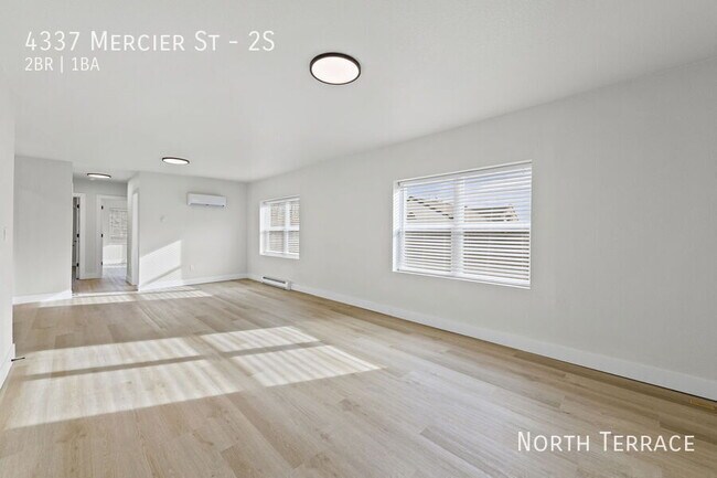 Building Photo - 4337 Mercier St