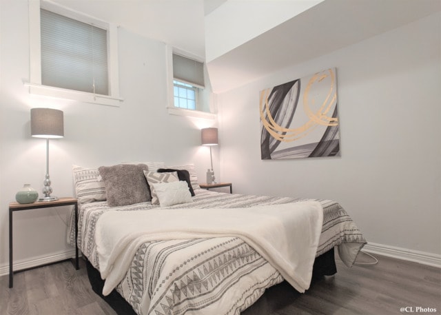 Building Photo - 4312 N Clarendon Ave