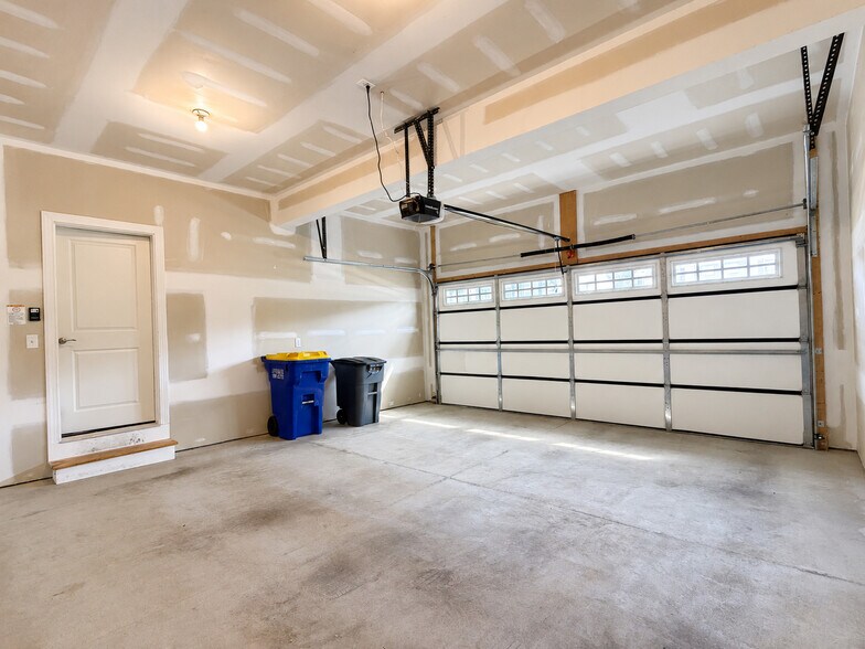 Building Photo - 201 Sage Blvd