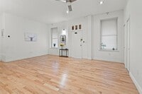 Building Photo - 187 Wayne St