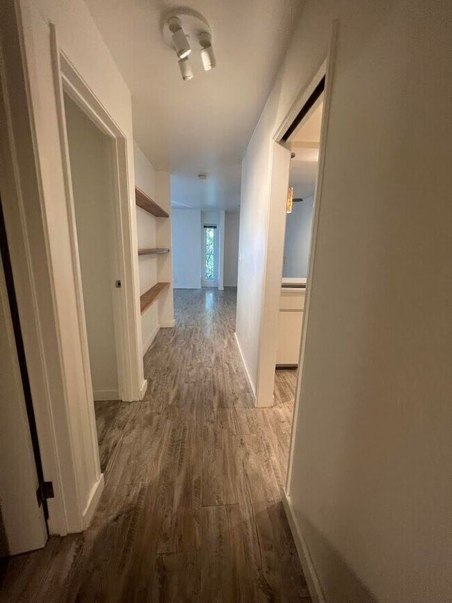 Building Photo - 2309 Blake St