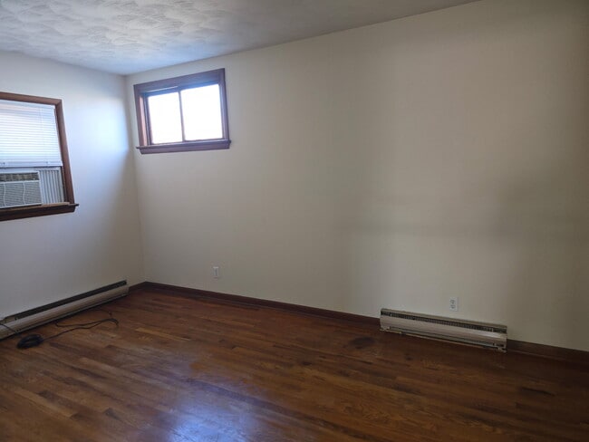 Building Photo - 193 S Quentin Rd