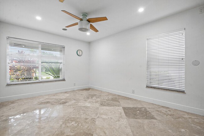 Building Photo - 10391 Boca Woods Ln
