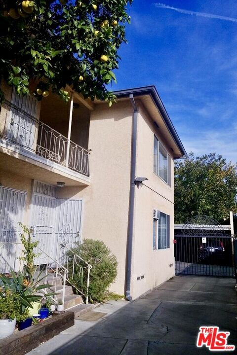 Building Photo - 828 N Alta Vista Blvd