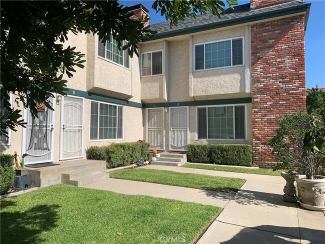 Building Photo - 656 Lemar Park Dr