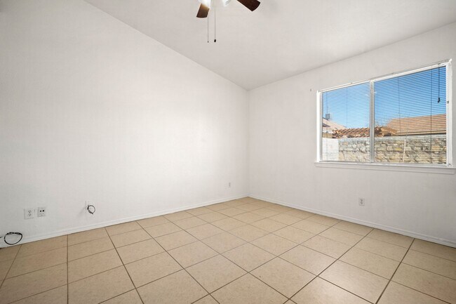 Building Photo - BEAUTIFUL EASTSIDE EL PASO HOME