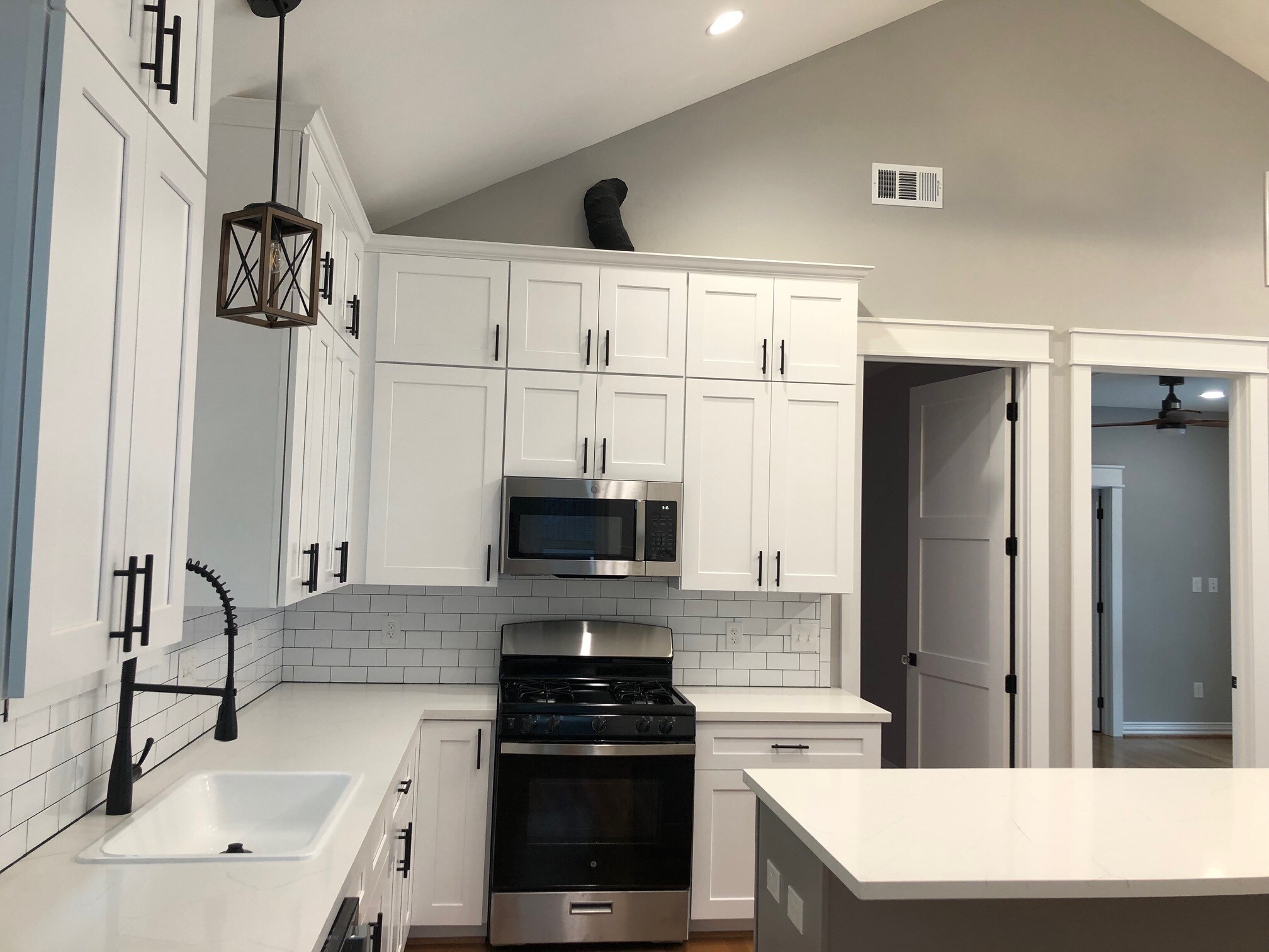 beautiful kitchen with tons of storage! - 1928 Harold St