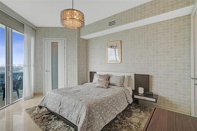 Building Photo - 15901 Collins Ave