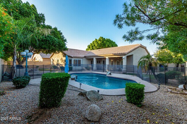 Building Photo - 6401 W Orchid Ln