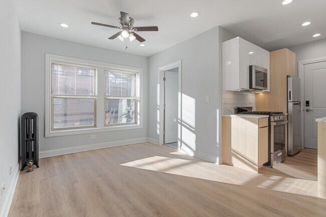 Building Photo - 1631 W Chase Ave