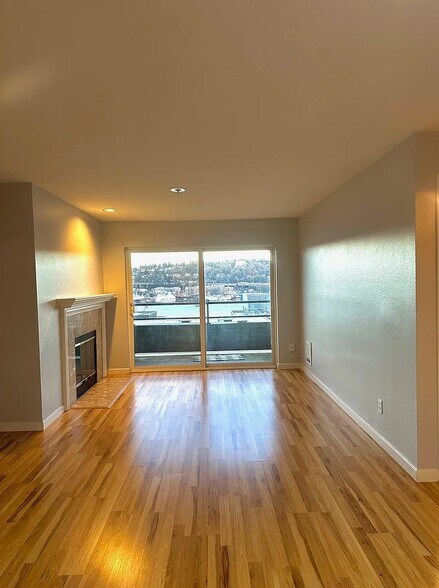 Building Photo - 1504 Aurora Ave N