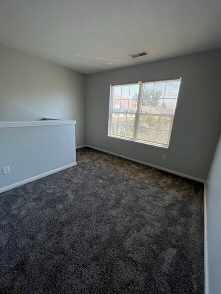 Building Photo - 696 Wilke Pl