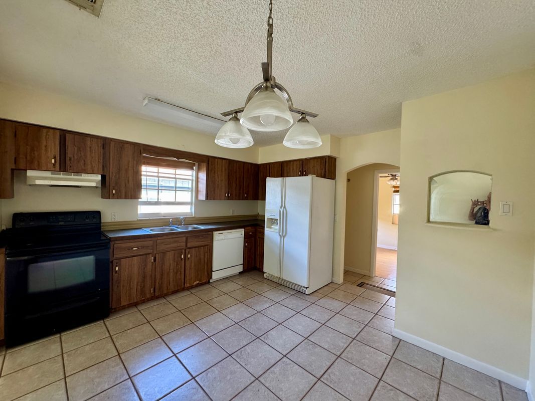 Building Photo - 364 16th St SW