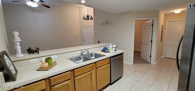 Building Photo - 6076 Maggies Cir