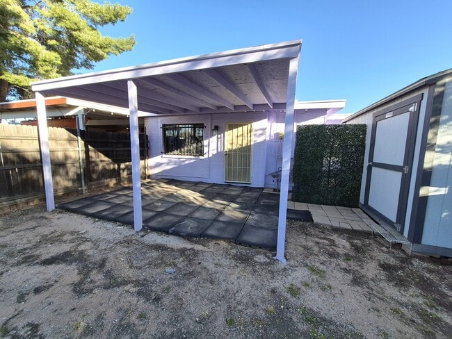 Building Photo - 6566 E Hawk Dr