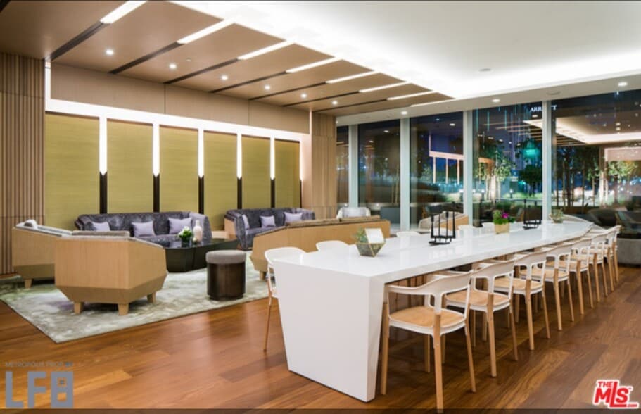 Building Photo - 889 Francisco St