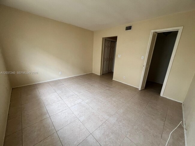 Building Photo - 1321 NW 43rd Ave