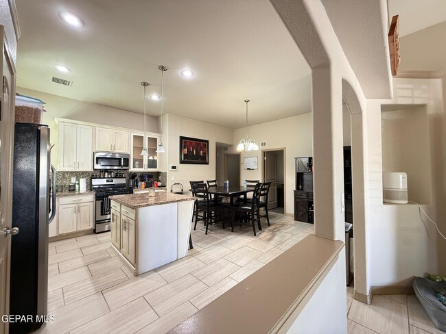 Building Photo - 3856 Loma Cortez Dr