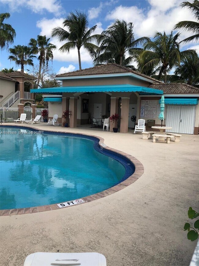 Building Photo - 1240 SE 31st Ct